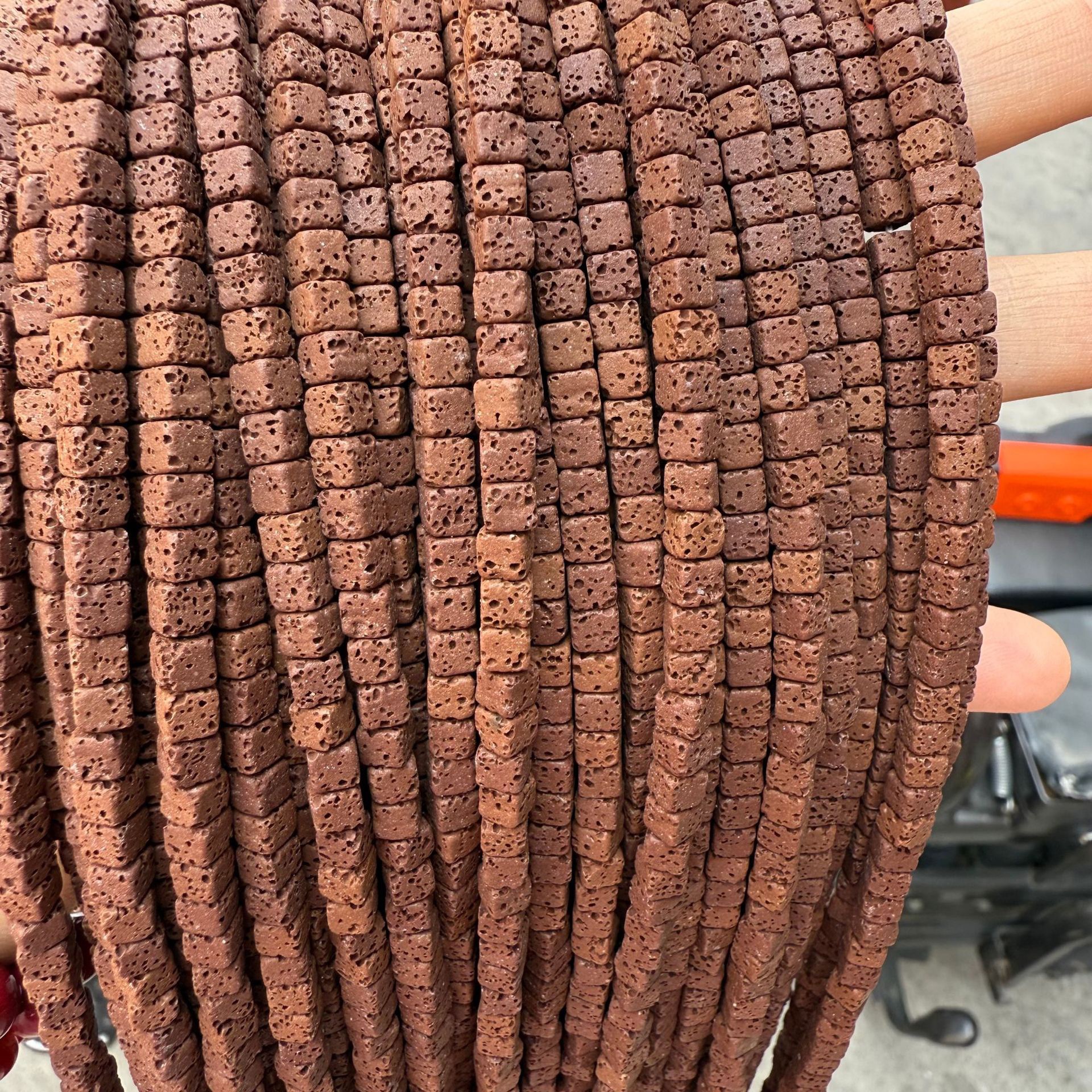 Brown 4x4mm/86pcs