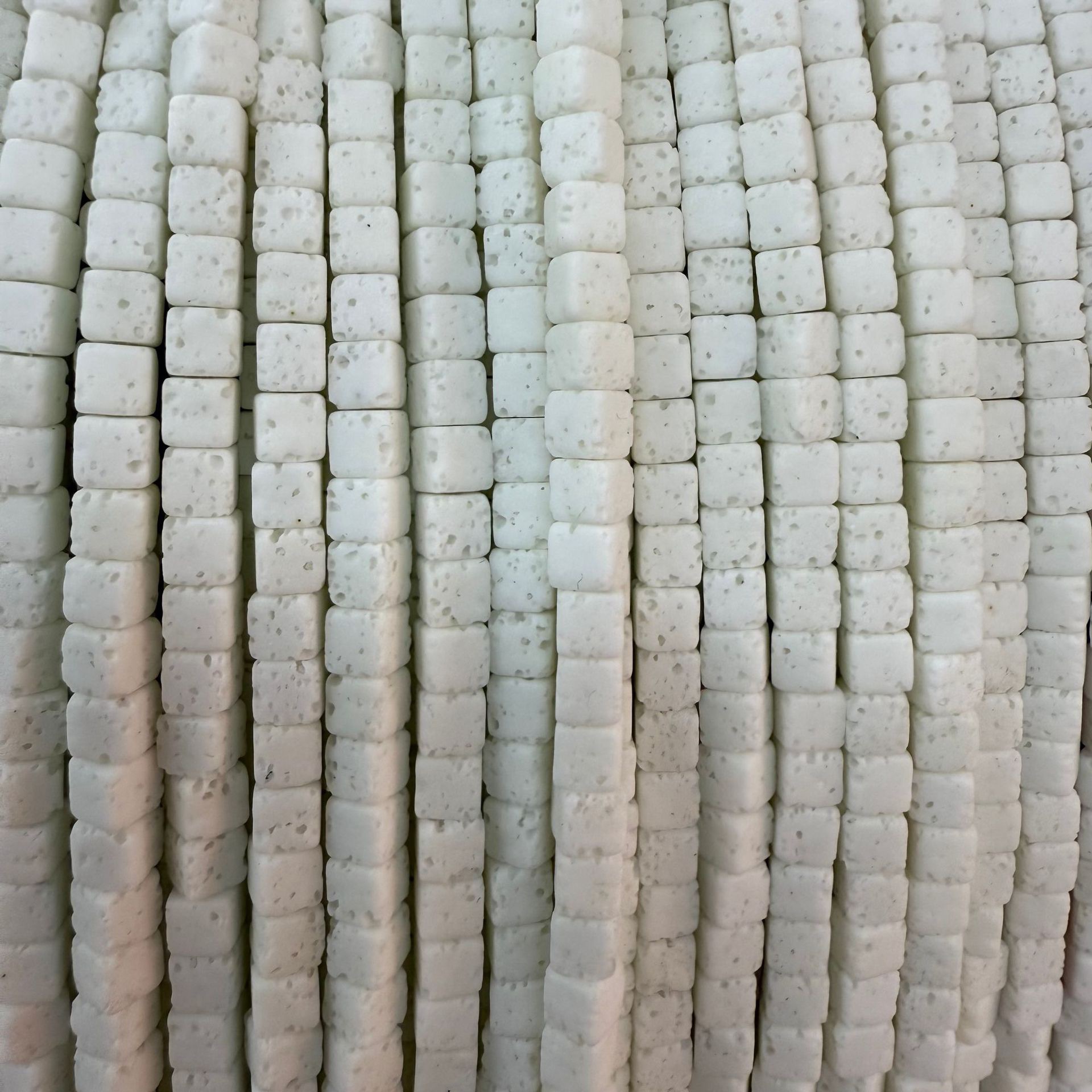 White 4x4mm/86pcs
