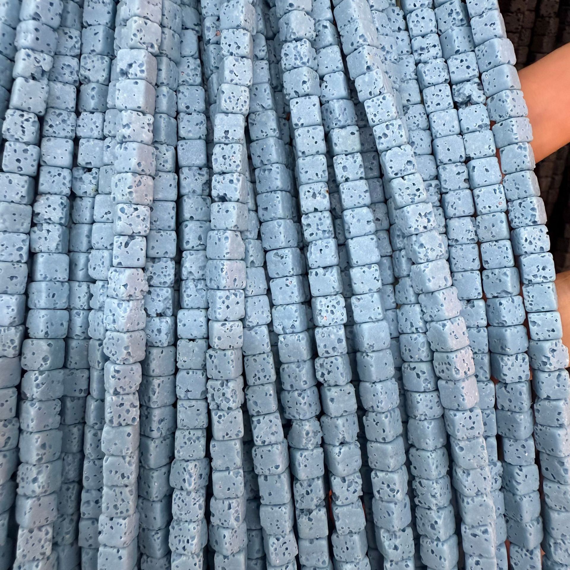 Light blue 4x4mm/86pcs