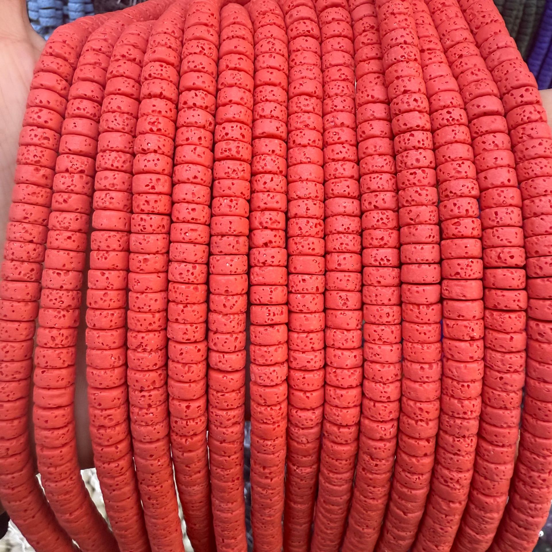 8 レッド