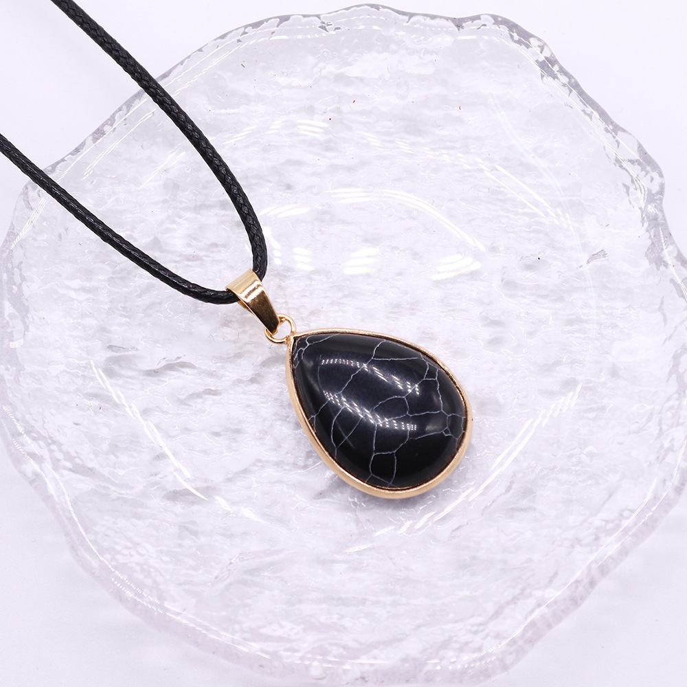 8:Black Vein Turquoise