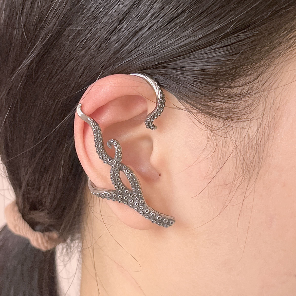 2:Right ear