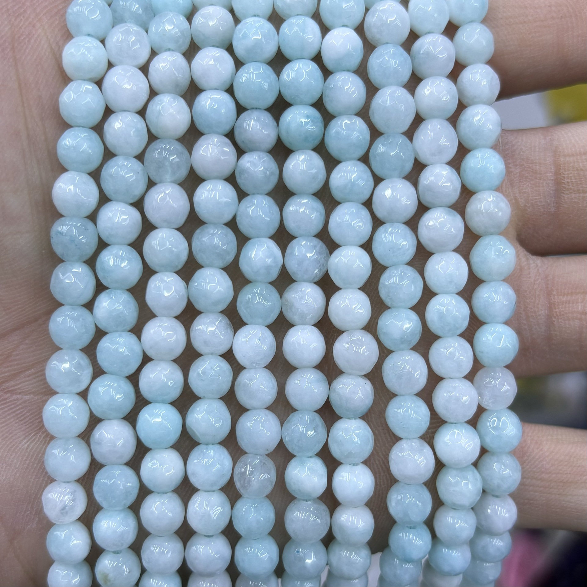 10:Light white blue