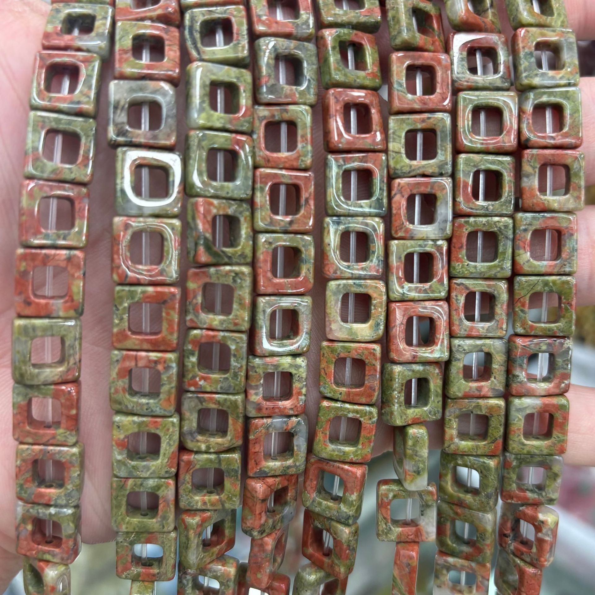 19 Unakite