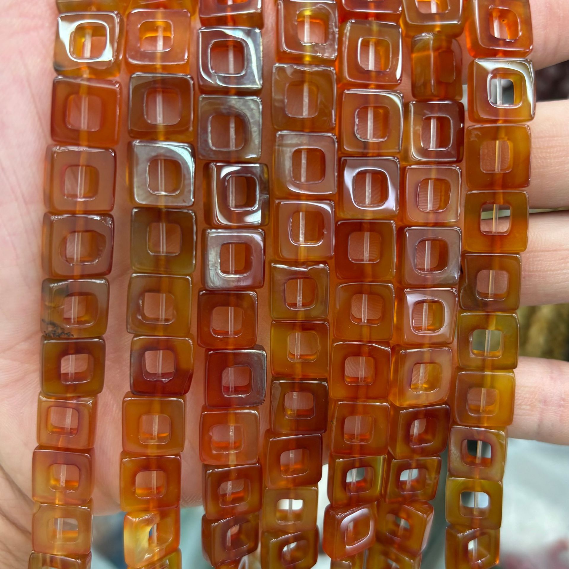 10:Red agate