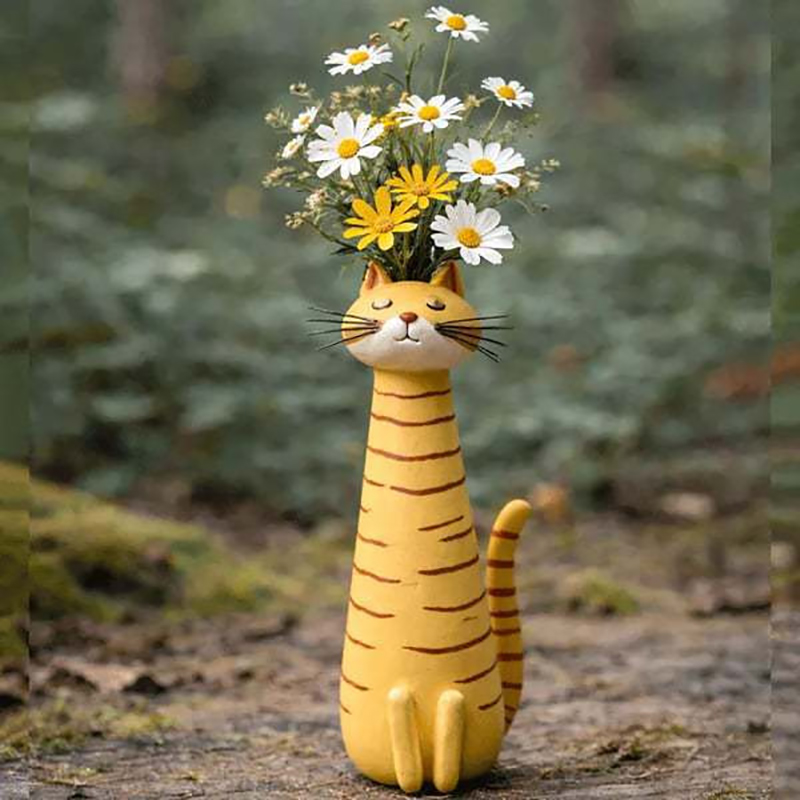 Gold tower cat