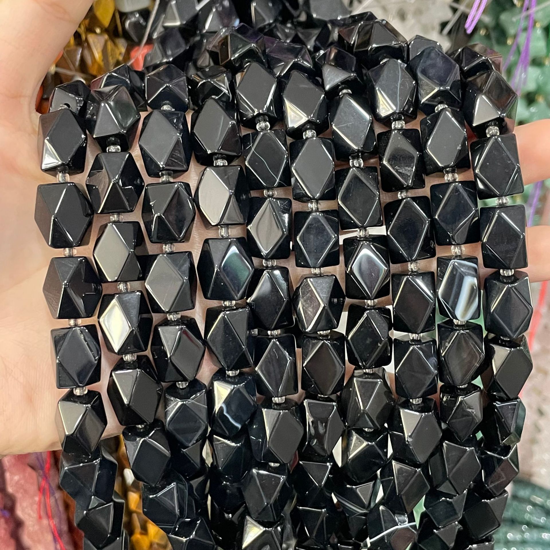 1:Natural black agate