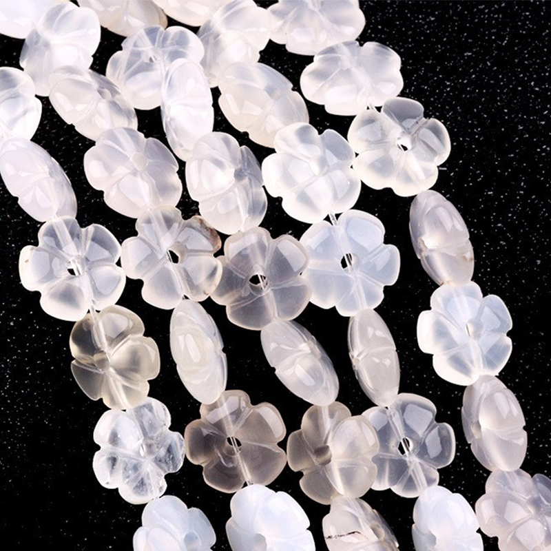 15:White agate