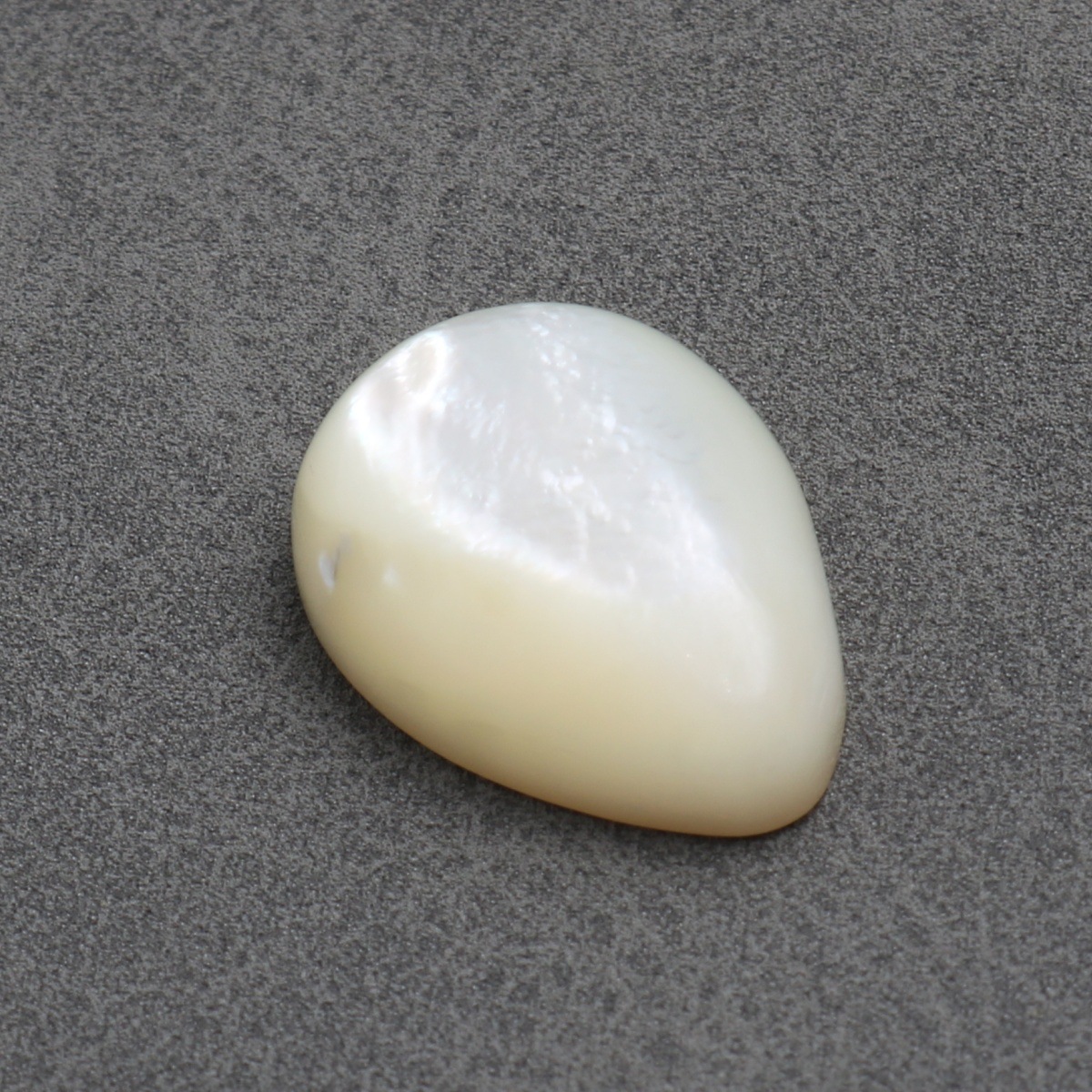 2:Milky white