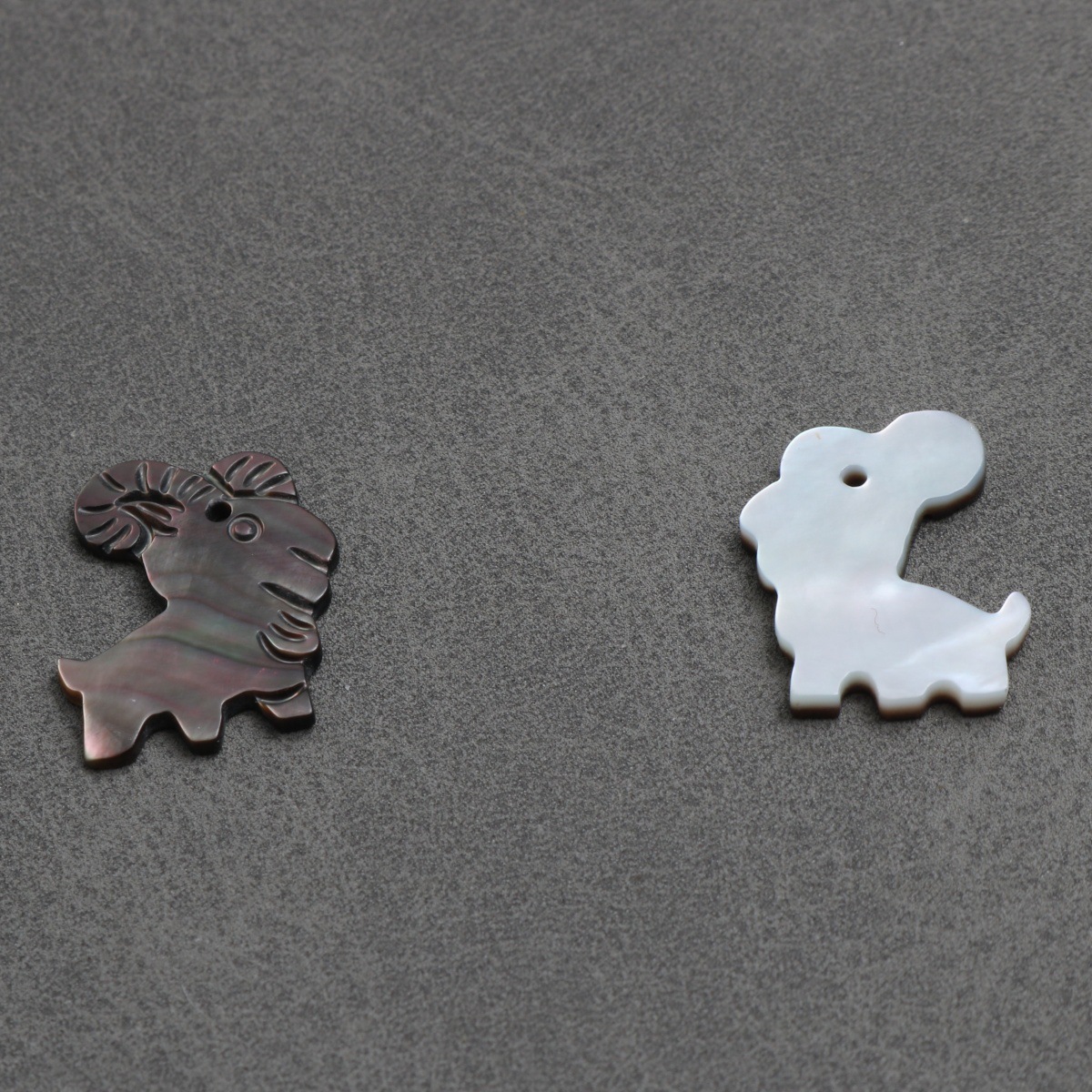 5:Gray sheep 12.5*18.3*1.4mm
