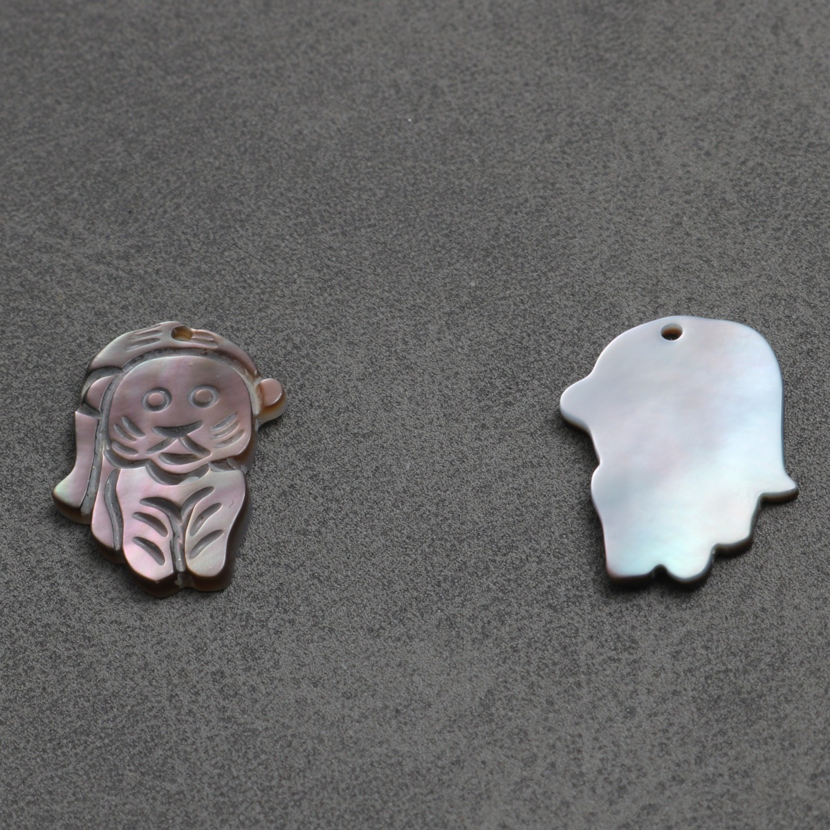 8:Gray lion king 11.4*17.8*1.4mm