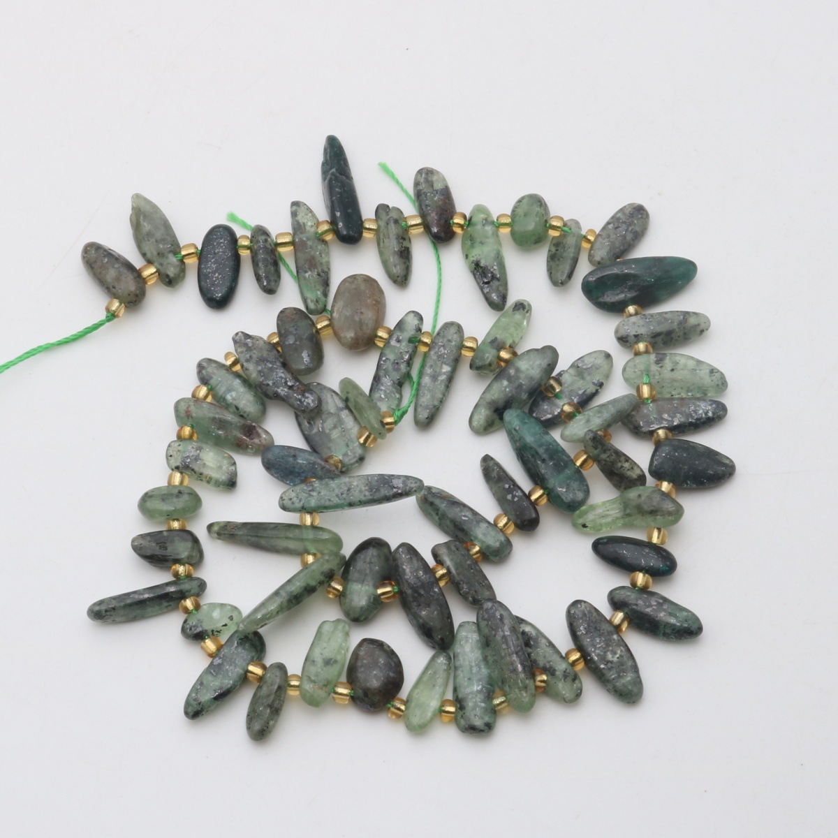 21:Emerald green