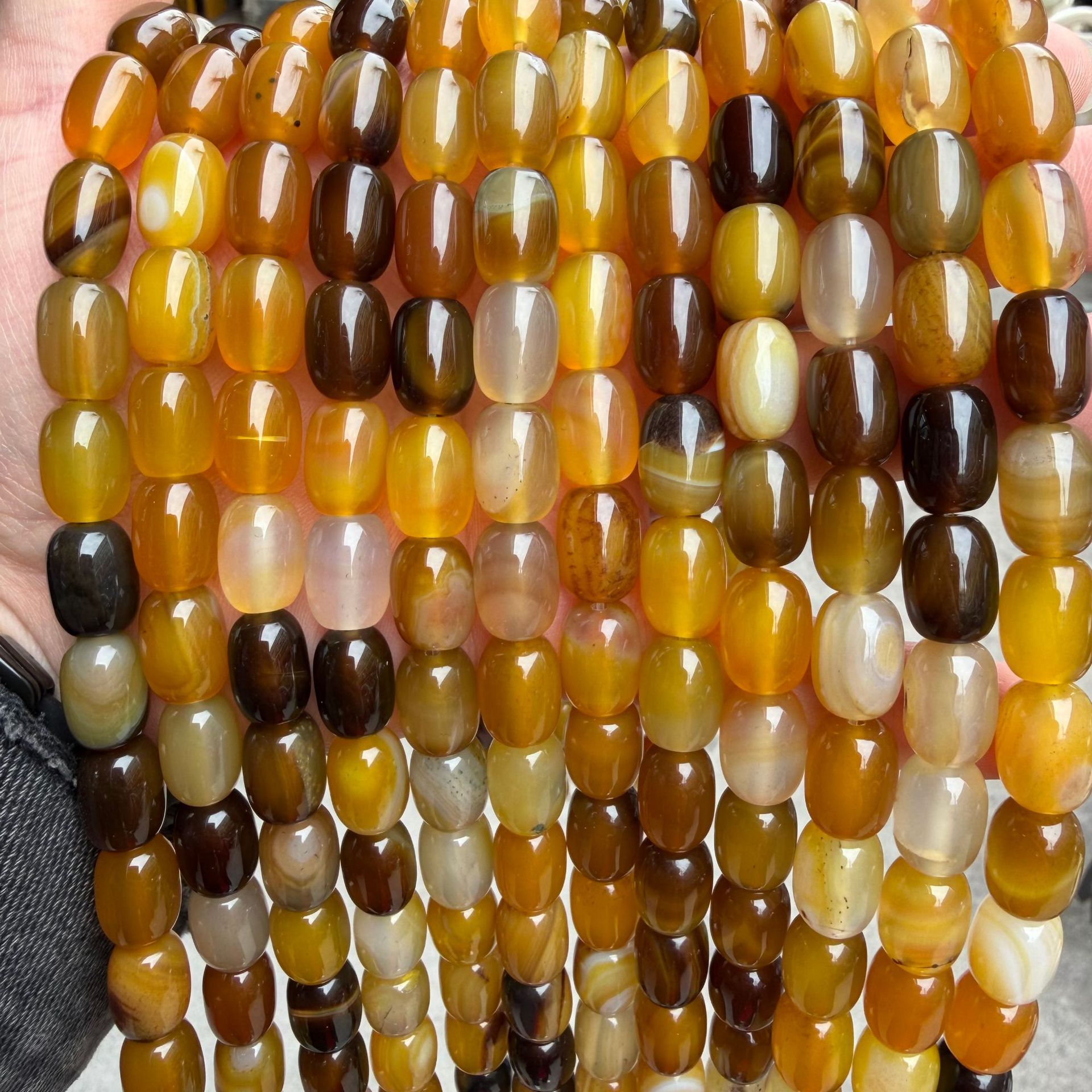 9:Amber yellow agate