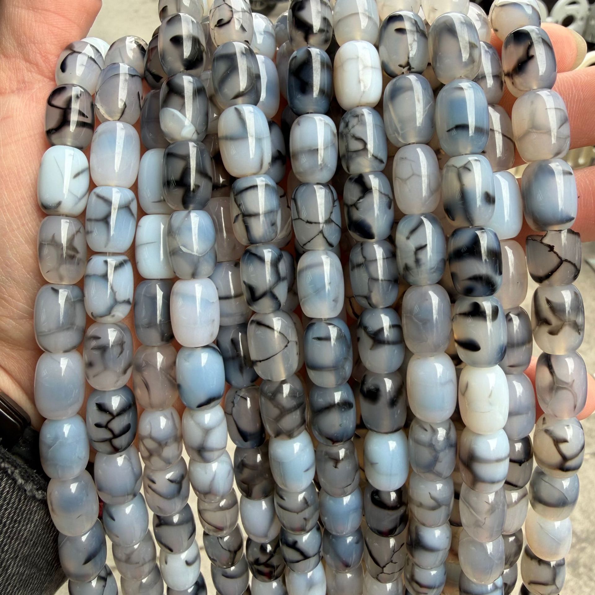 20:Black line dragon pattern agate
