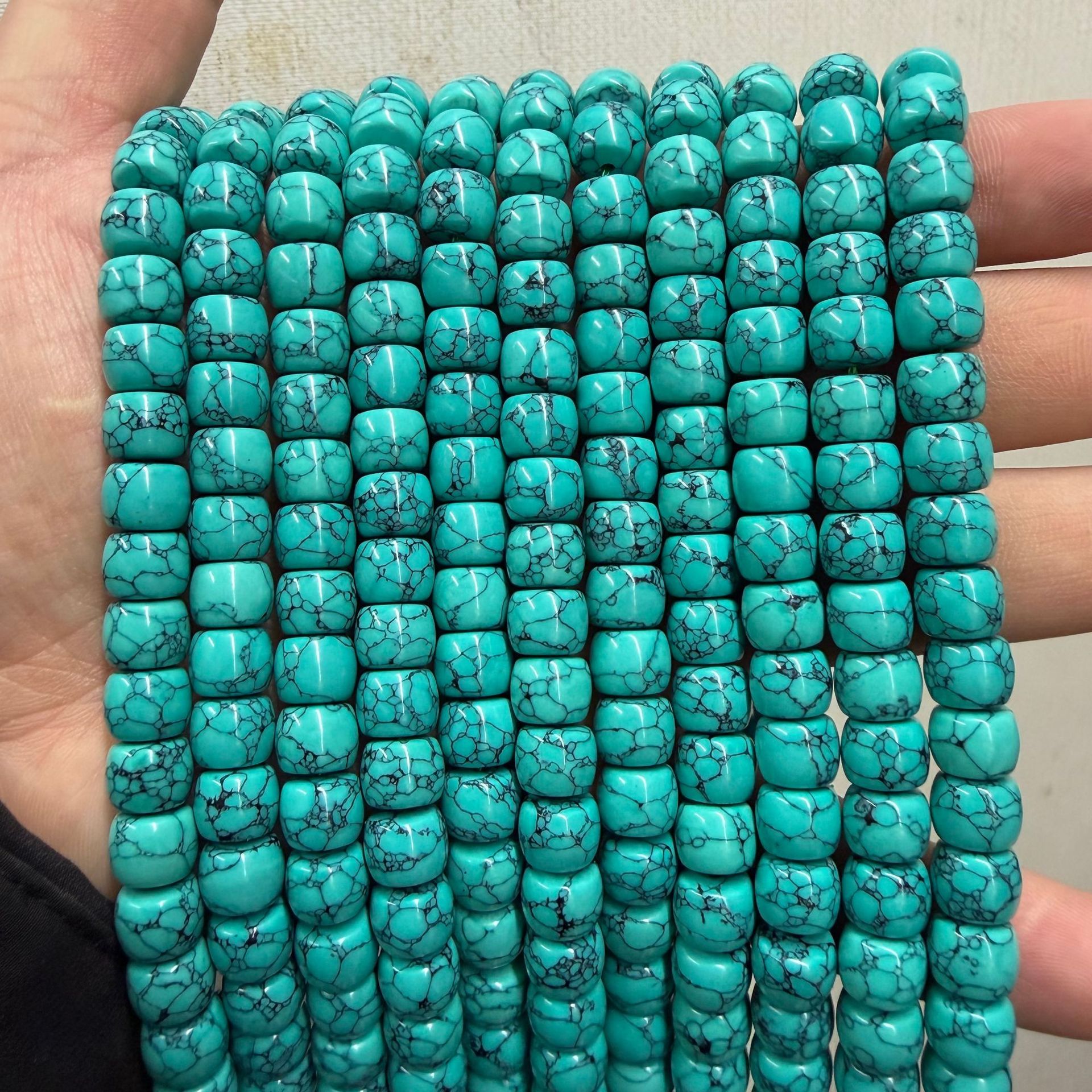 4:Black line turquoise
