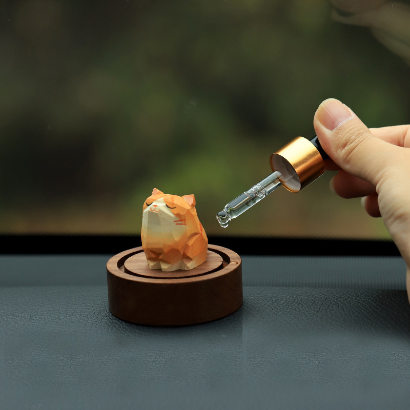 Orange cat   round base