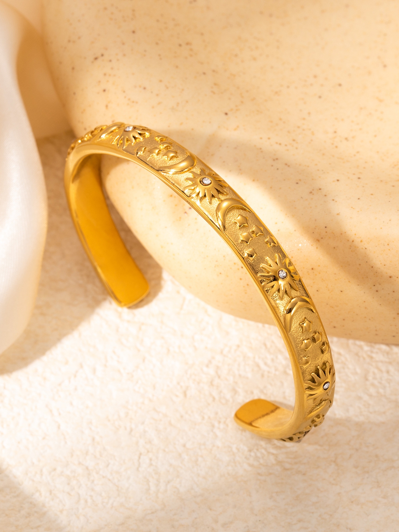 1:gold with white diamonds