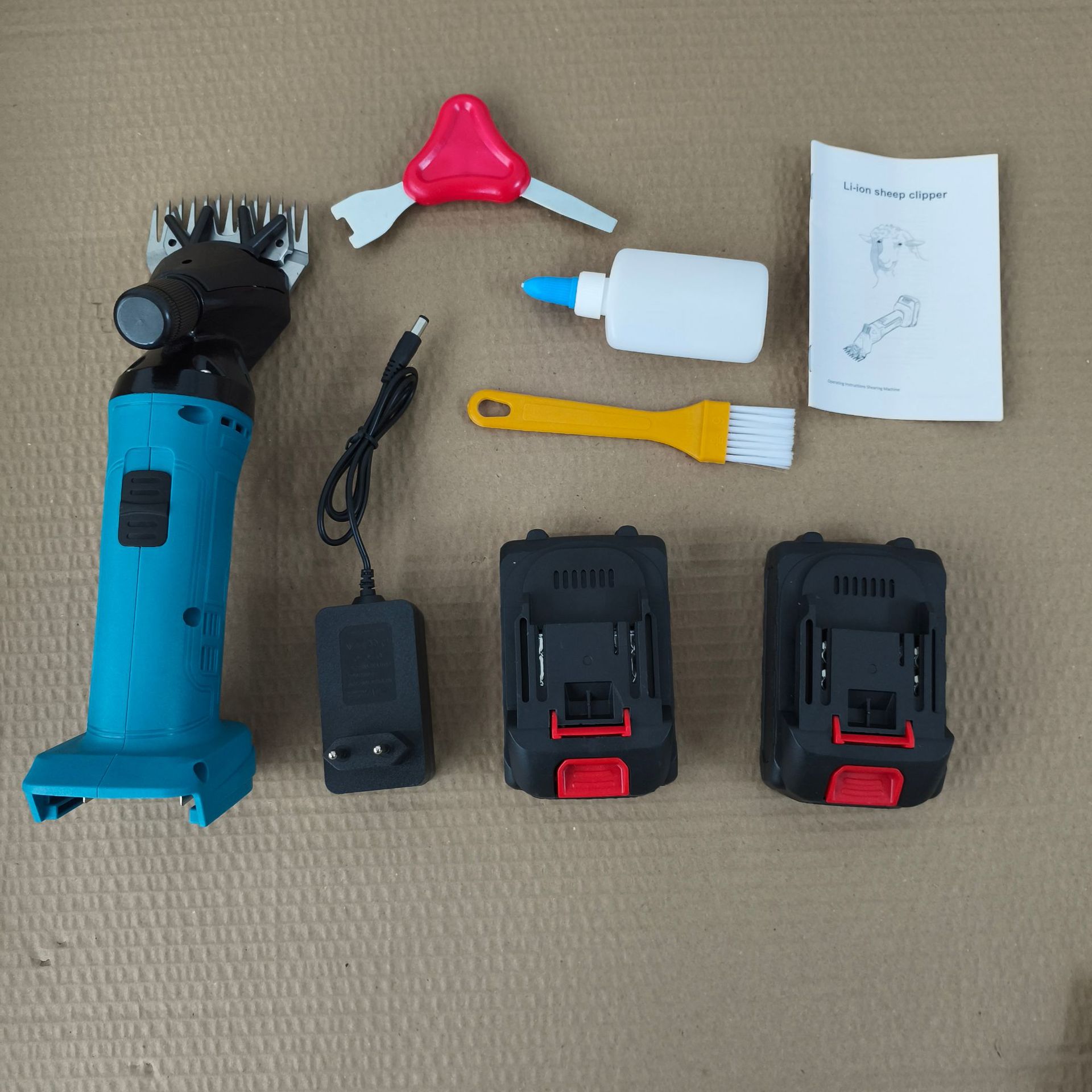 EU standard wool shears   charging cable   2 batteries