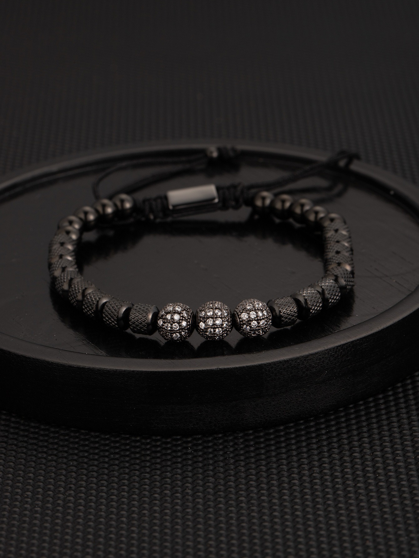 19:Black three consecutive zirconium ball bracelet