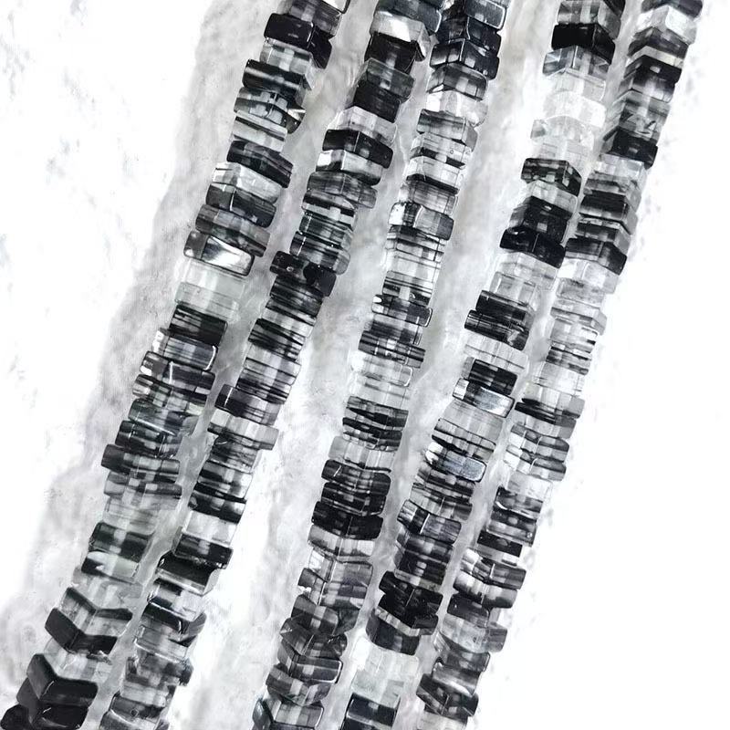 7:Black white