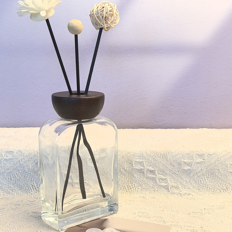 200ml flat square transparent empty bottle with brown beech cover; with 5 diffuser fiber sticks