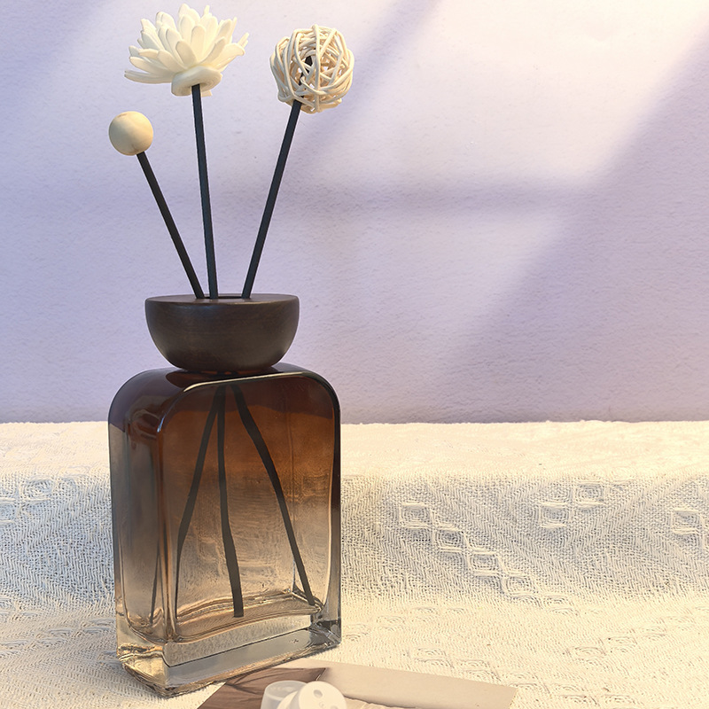 200ml flat square gradient brown empty bottle with brown beech wood lid; with 5 diffuser fiber sticks