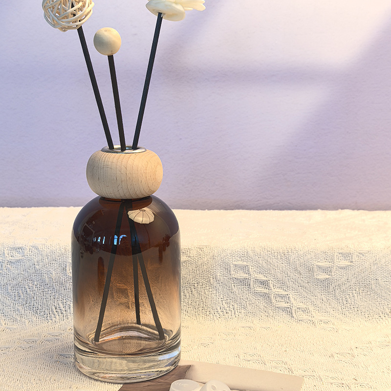 200ml round shoulder gradient brown empty bottle with solid beech wood lid; with 5 diffuser fiber sticks