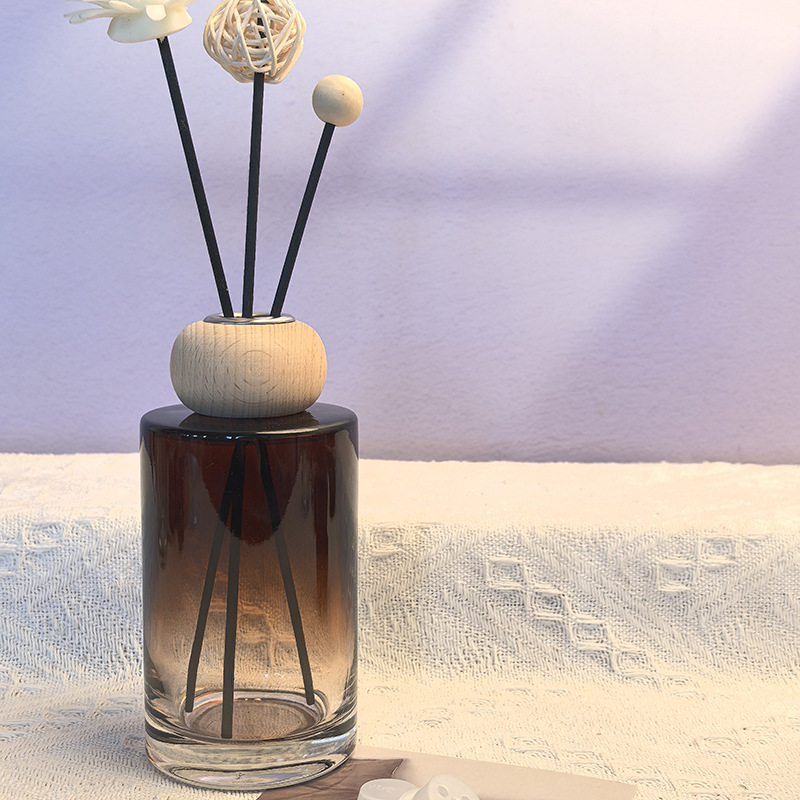 200ml long cylindrical gradient brown empty bottle with solid beech cover; with 5 diffuser fiber sticks