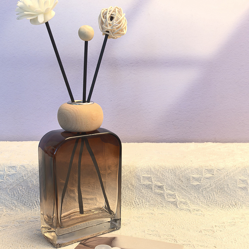 200ml flat square gradient brown empty bottle with solid beech wood lid; with 5 diffuser fiber sticks