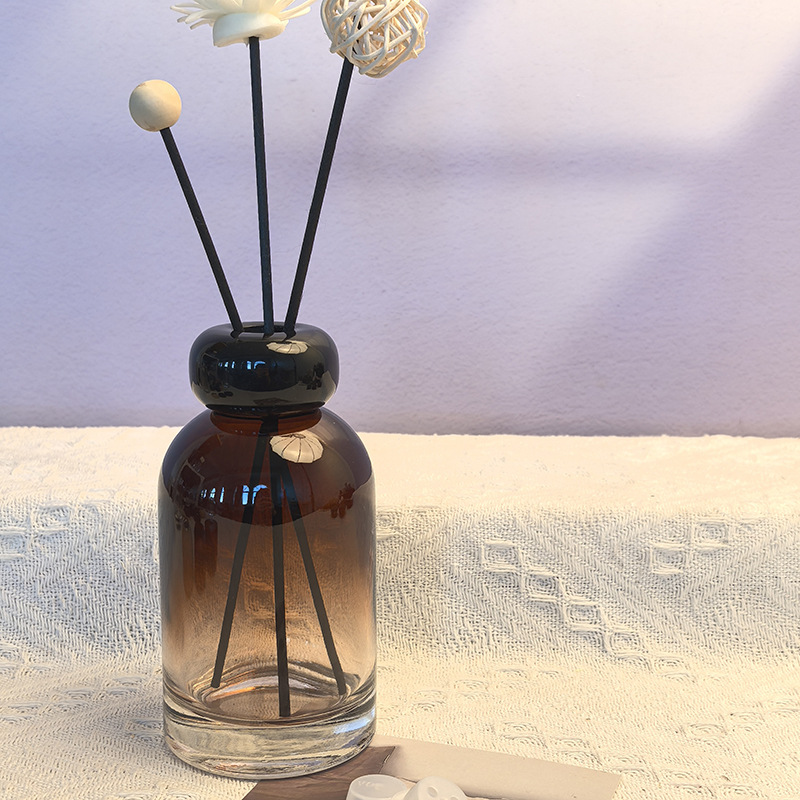 200ml round shoulder gradient brown empty bottle with black resin cover; with 5 diffuser fiber sticks