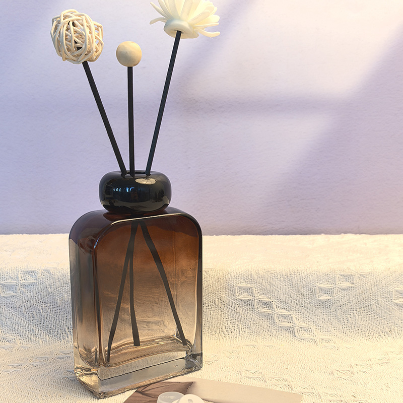 200ml flat square gradient brown empty bottle with black resin cover; with 5 diffuser fiber sticks
