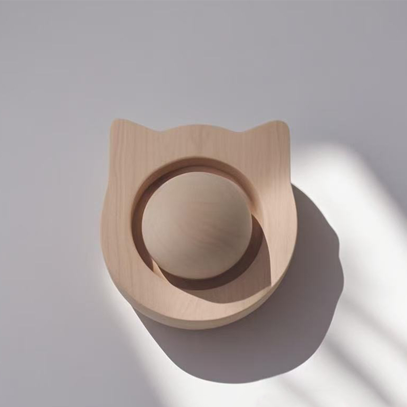 Kitten diffuser wood