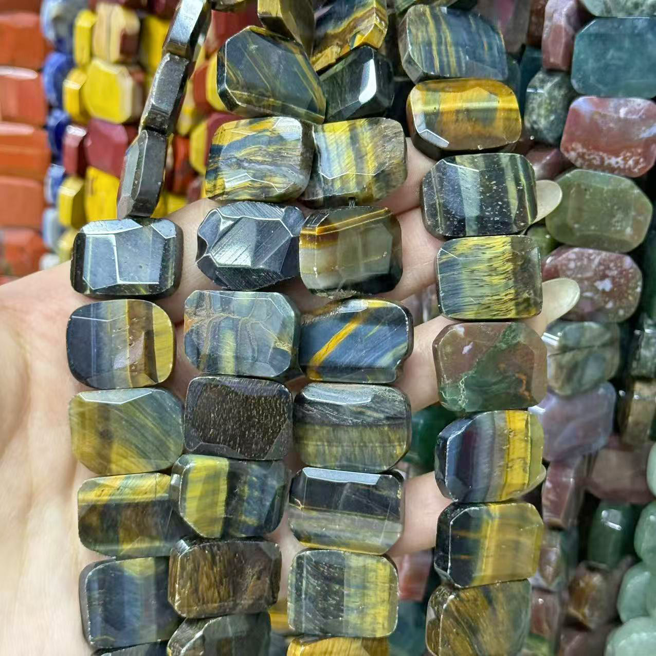 16:Tiger eye stone