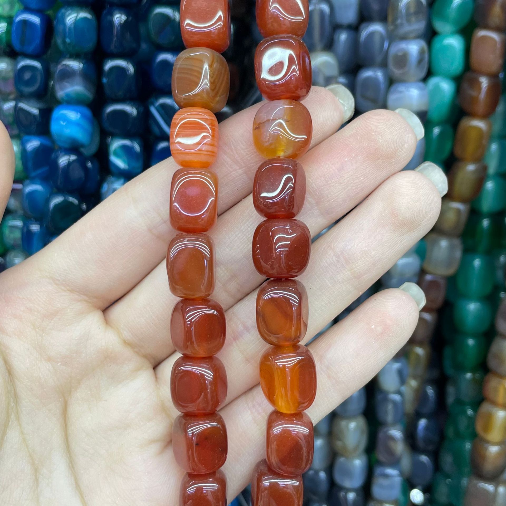 7:Red agate color