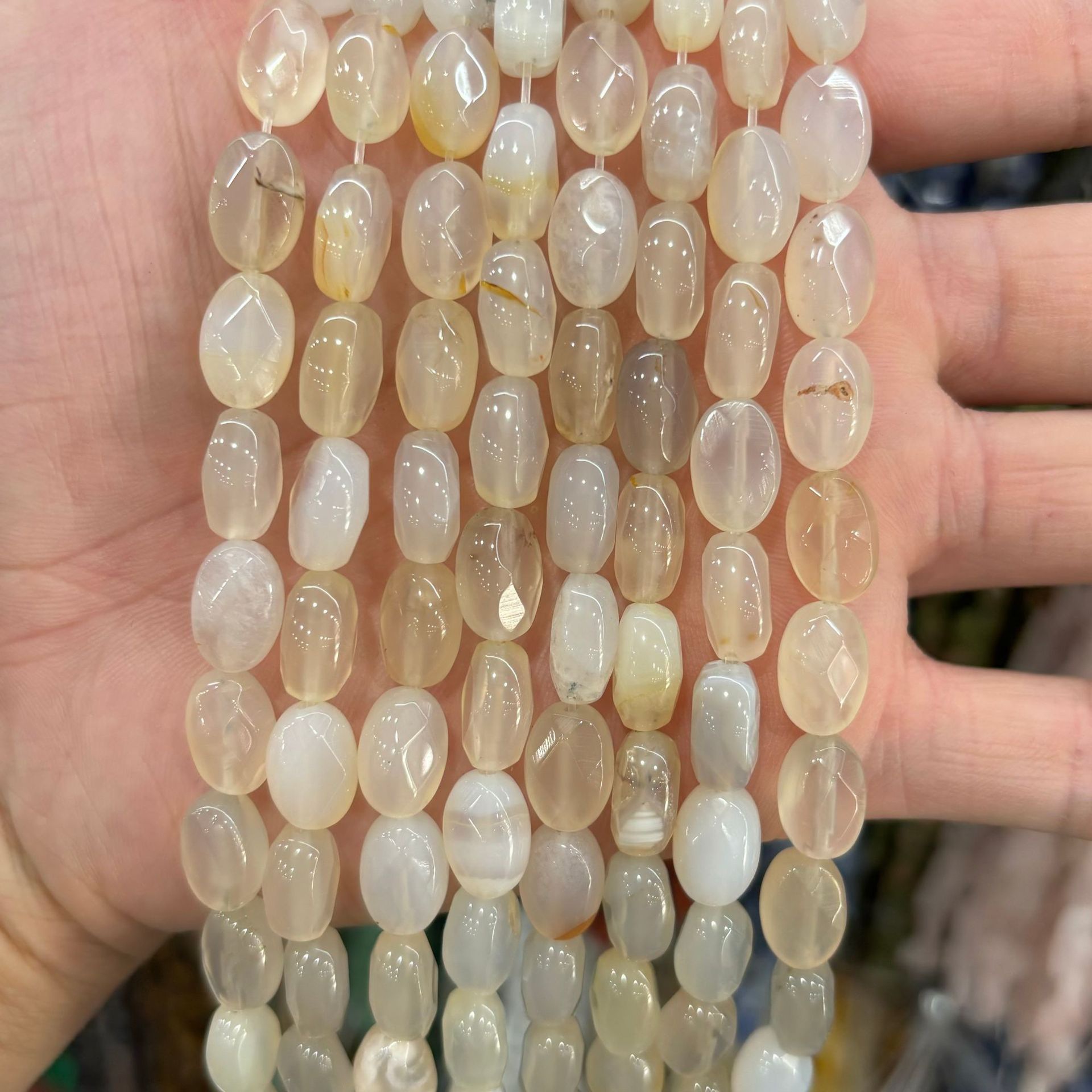 14 White agate