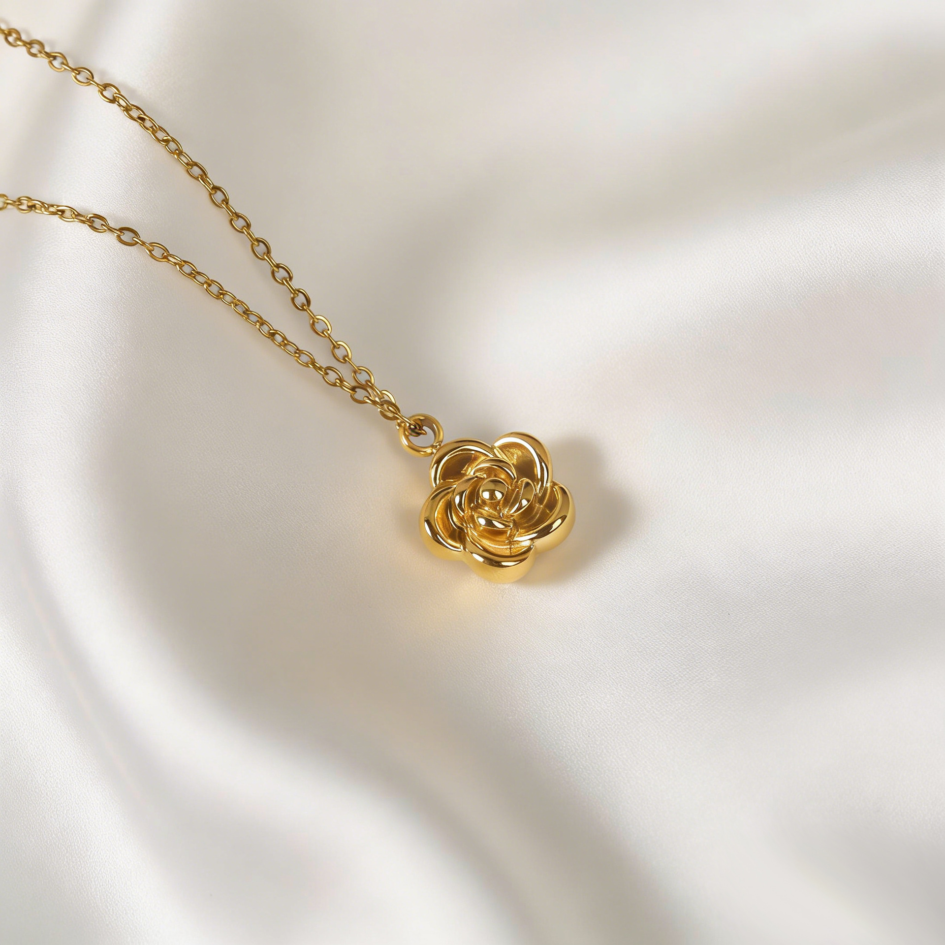 18k gold 10mm hole 3mm