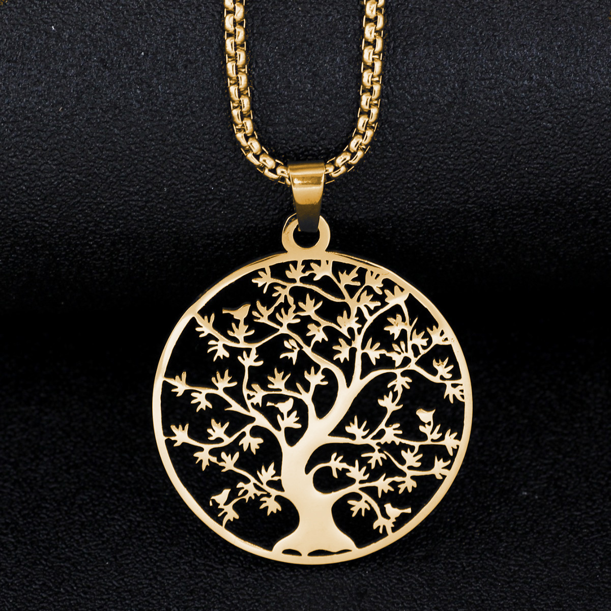 4:Gold pendant
