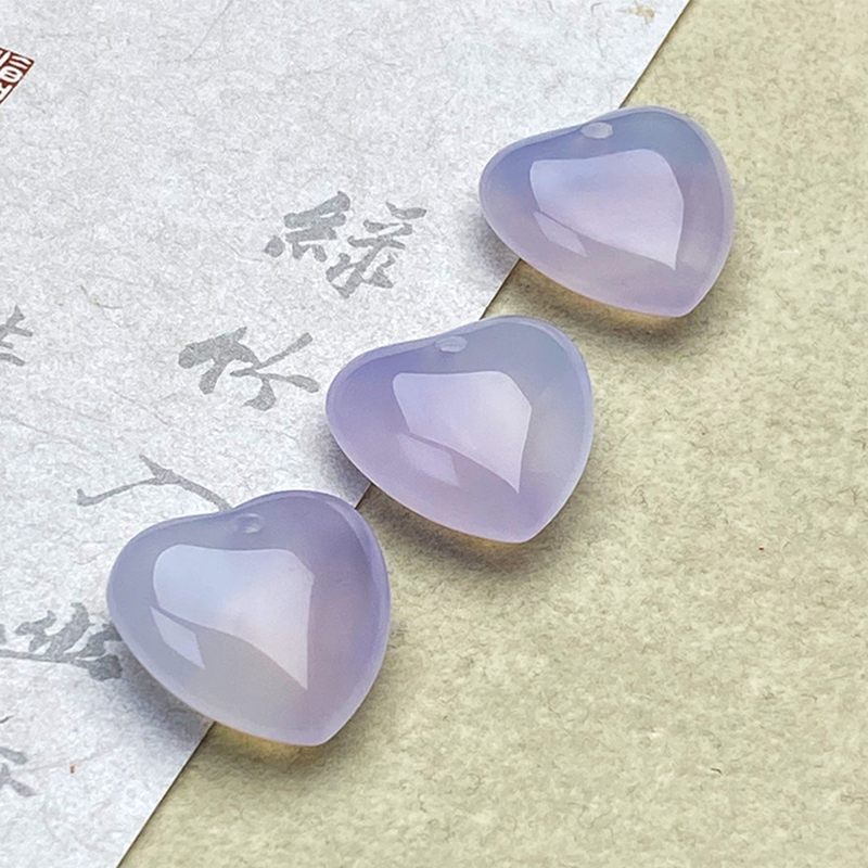 6:Lilac agate heart is about 32*20*10mm