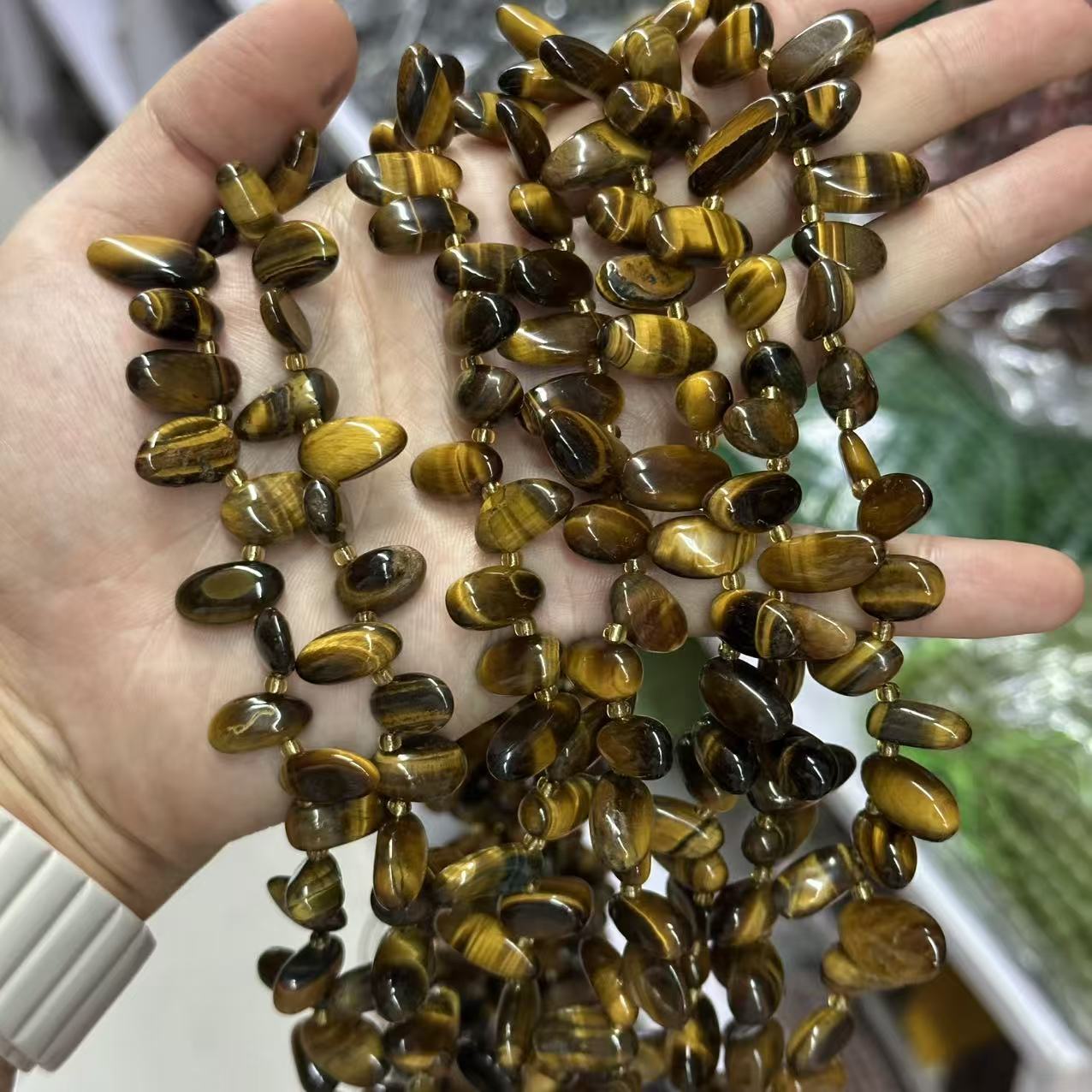 15 Tiger eye stone