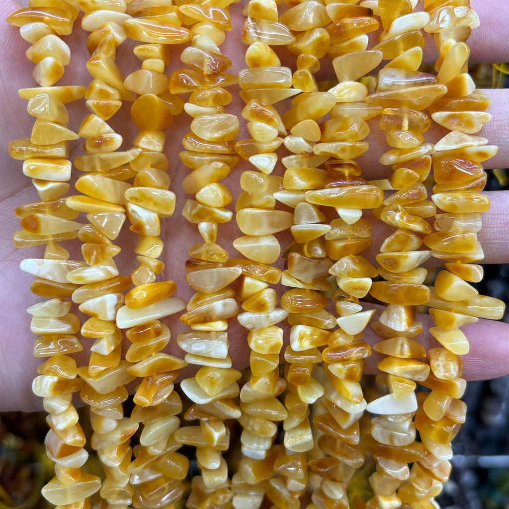 6x12mm medium hole amber gravel (line length 38cm