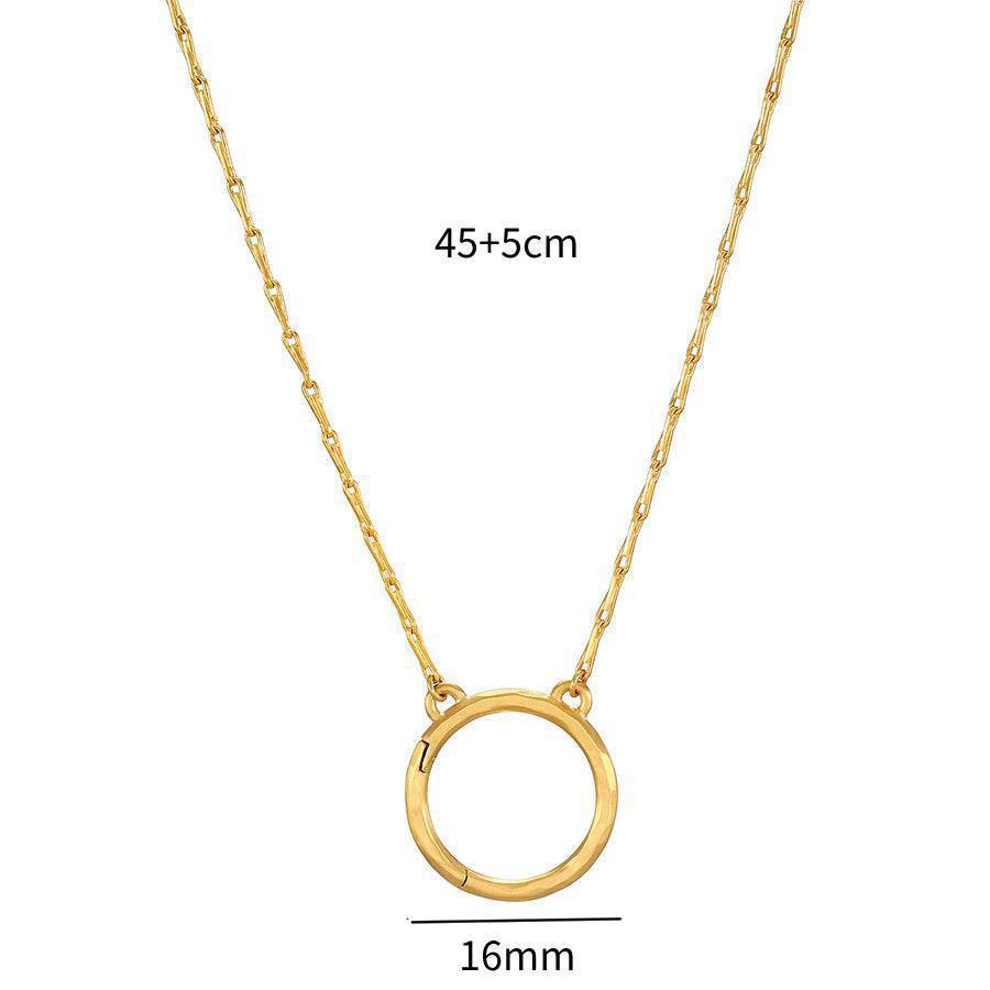 38:Textured buckle chain