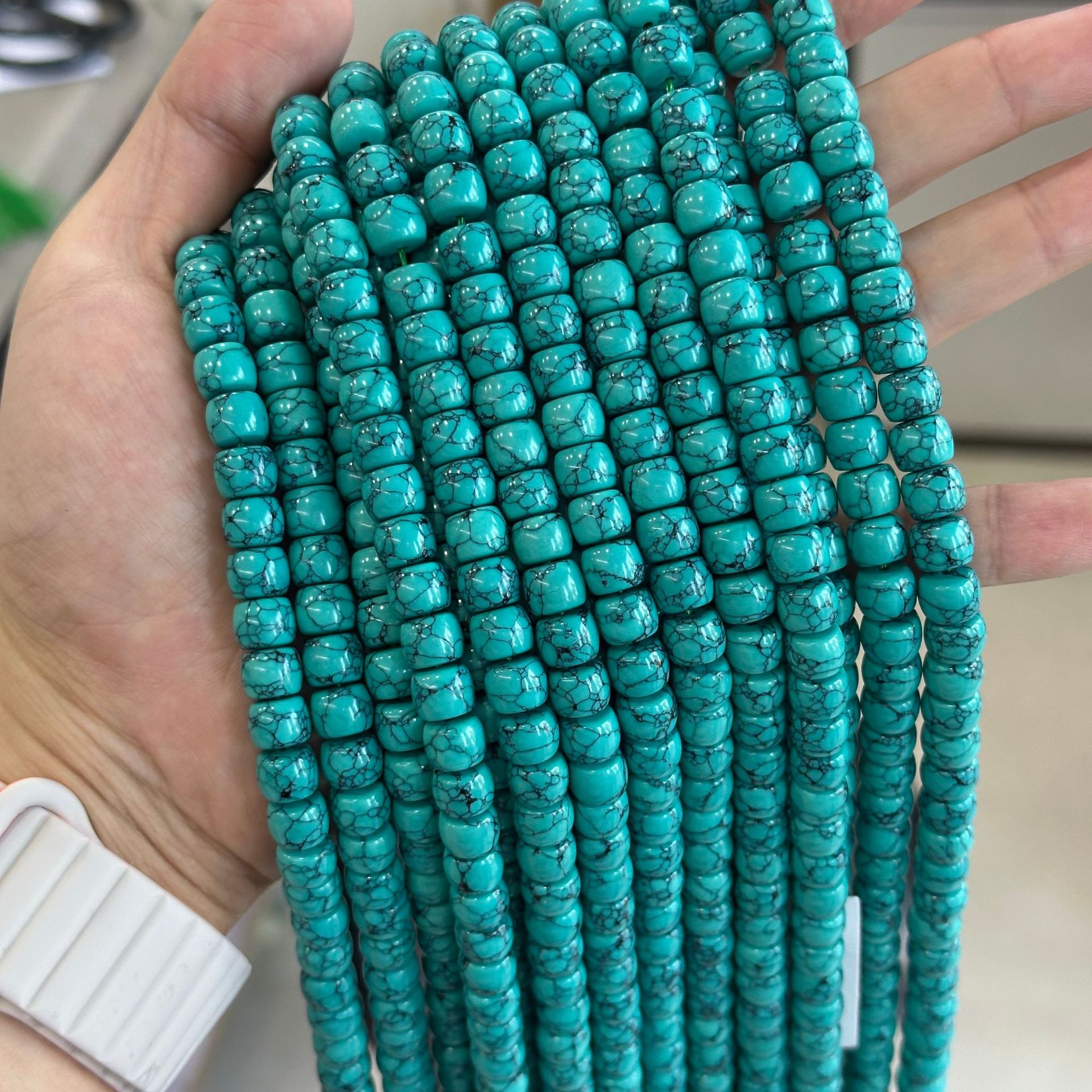 1:Synthetic striped green pine old-type beads (size is about 6.5*8.3mm/58pcs