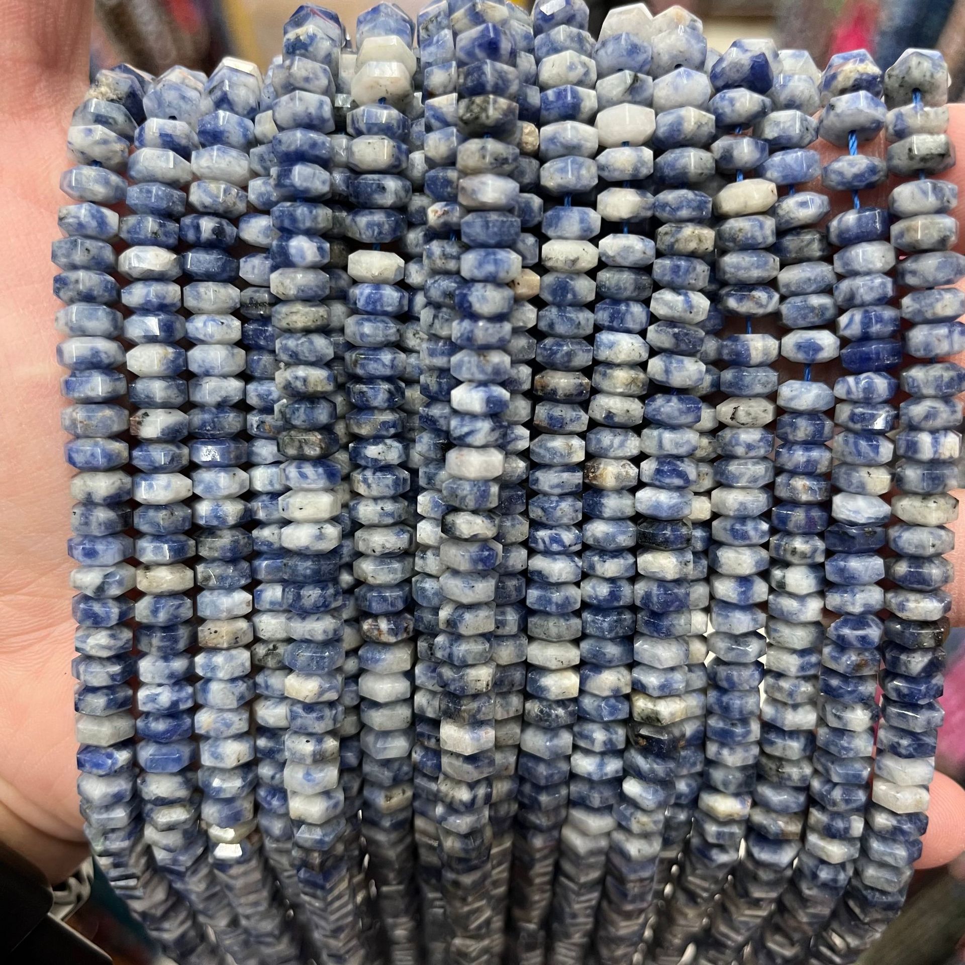 16:Blue point stone