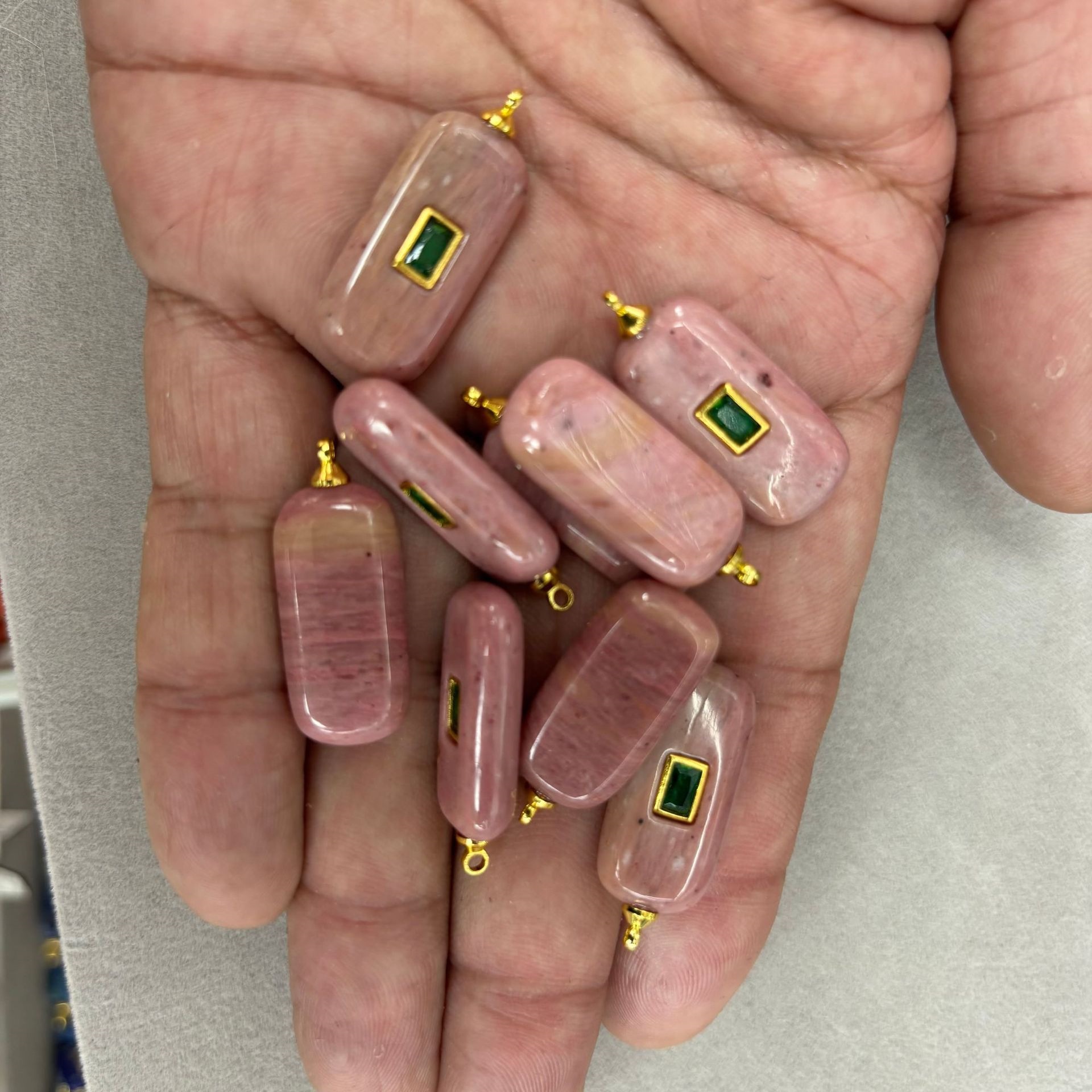 15 Rhodonite