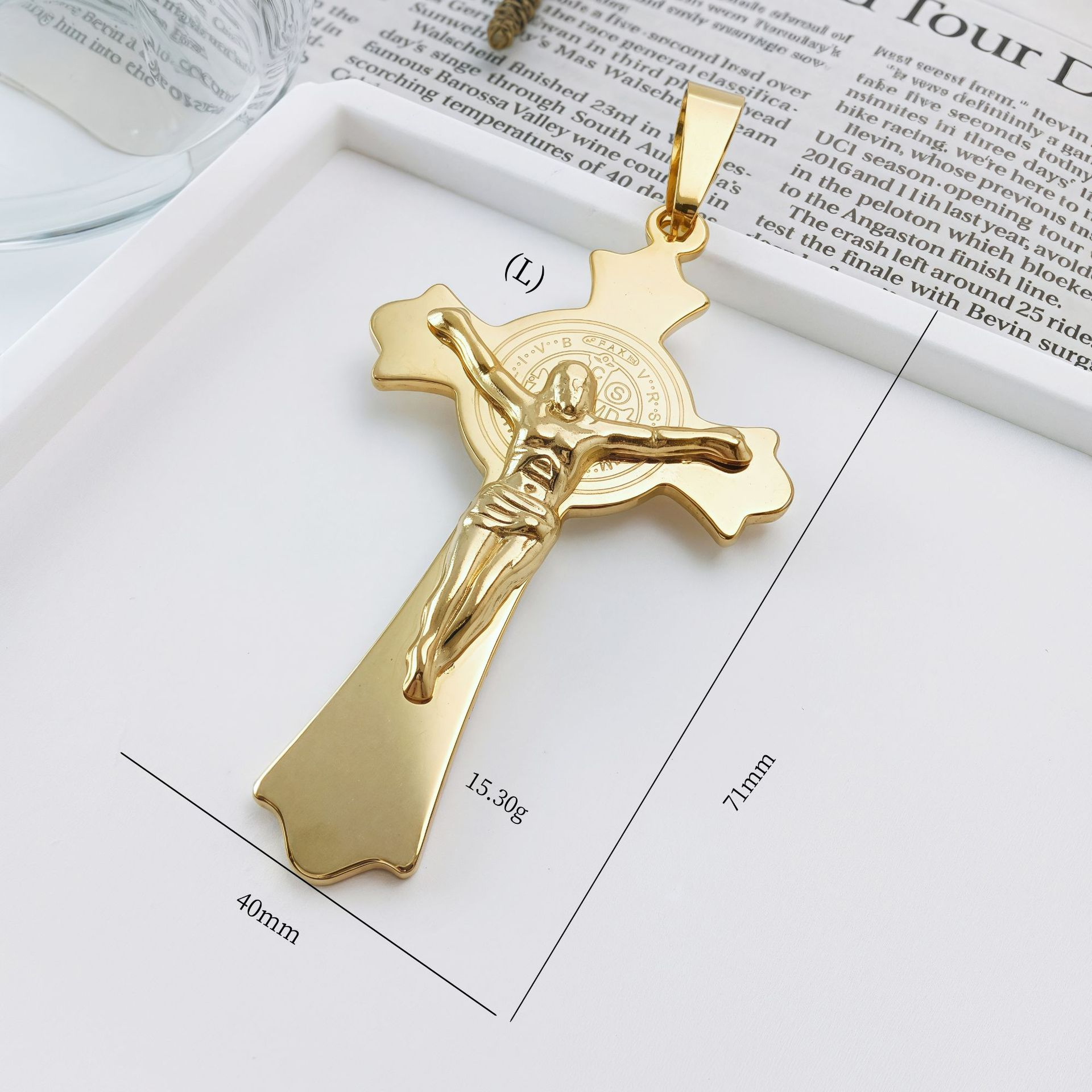 2:Gold pendant 40*71mm