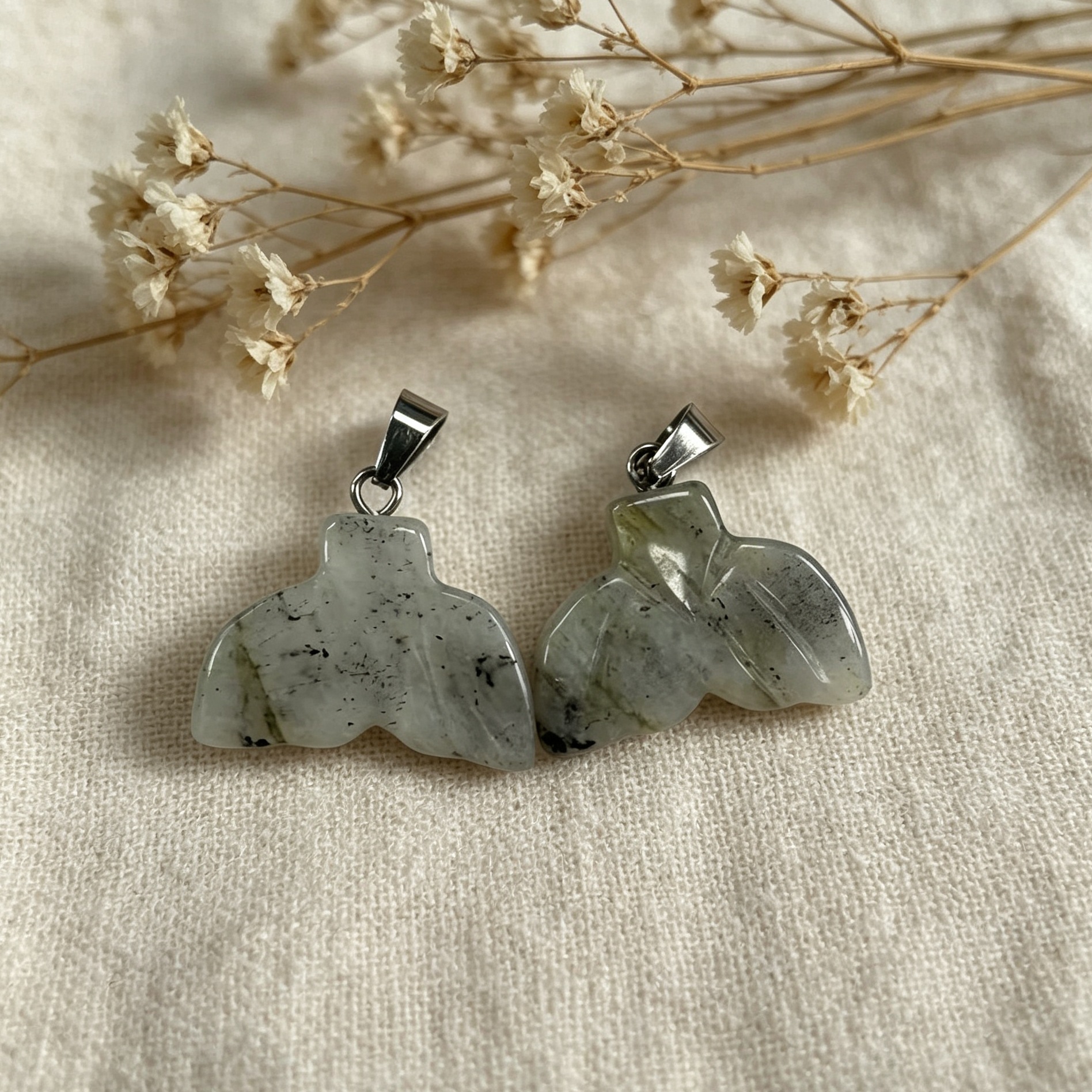 18 labradorite