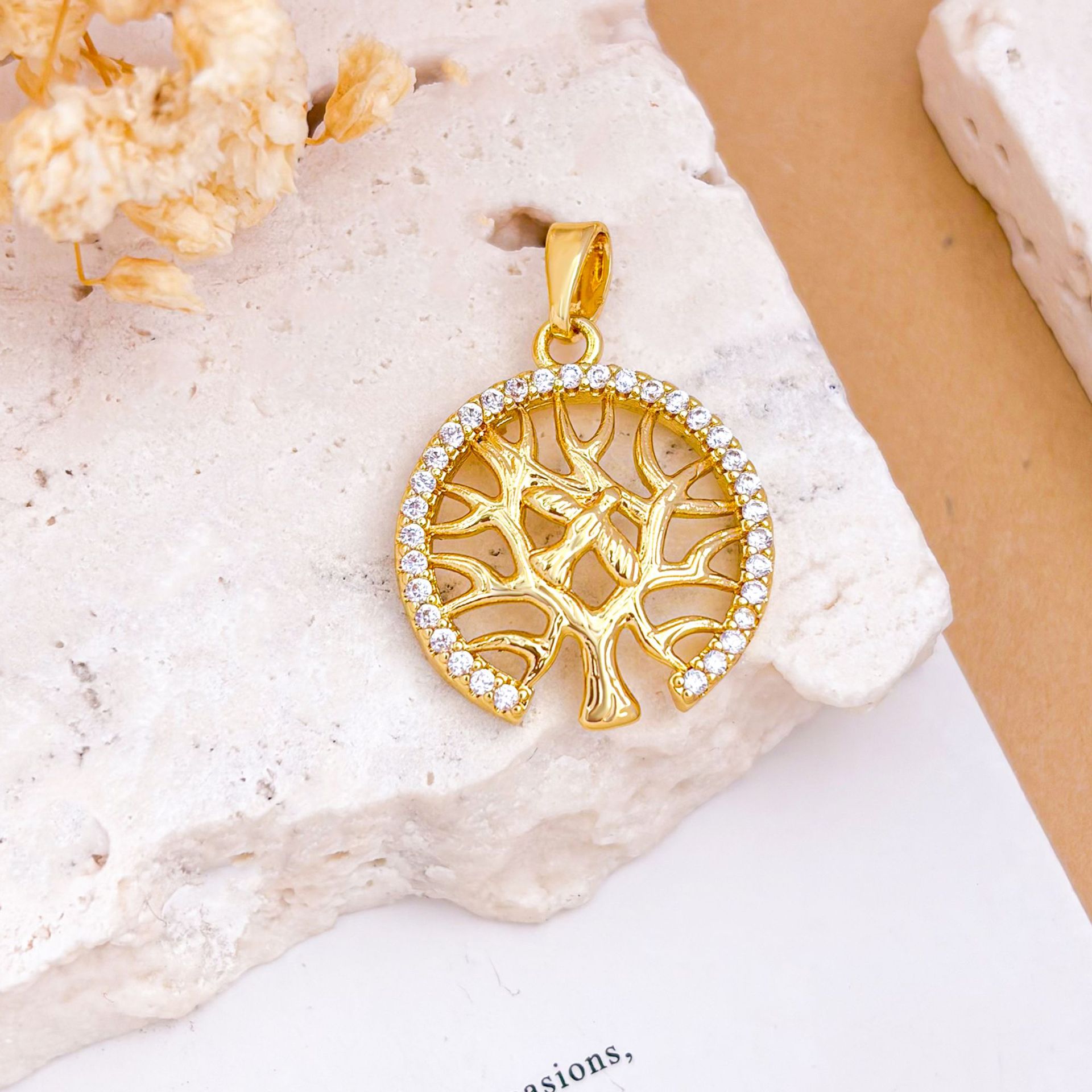 7:Xl2043 tree of life pendant gold