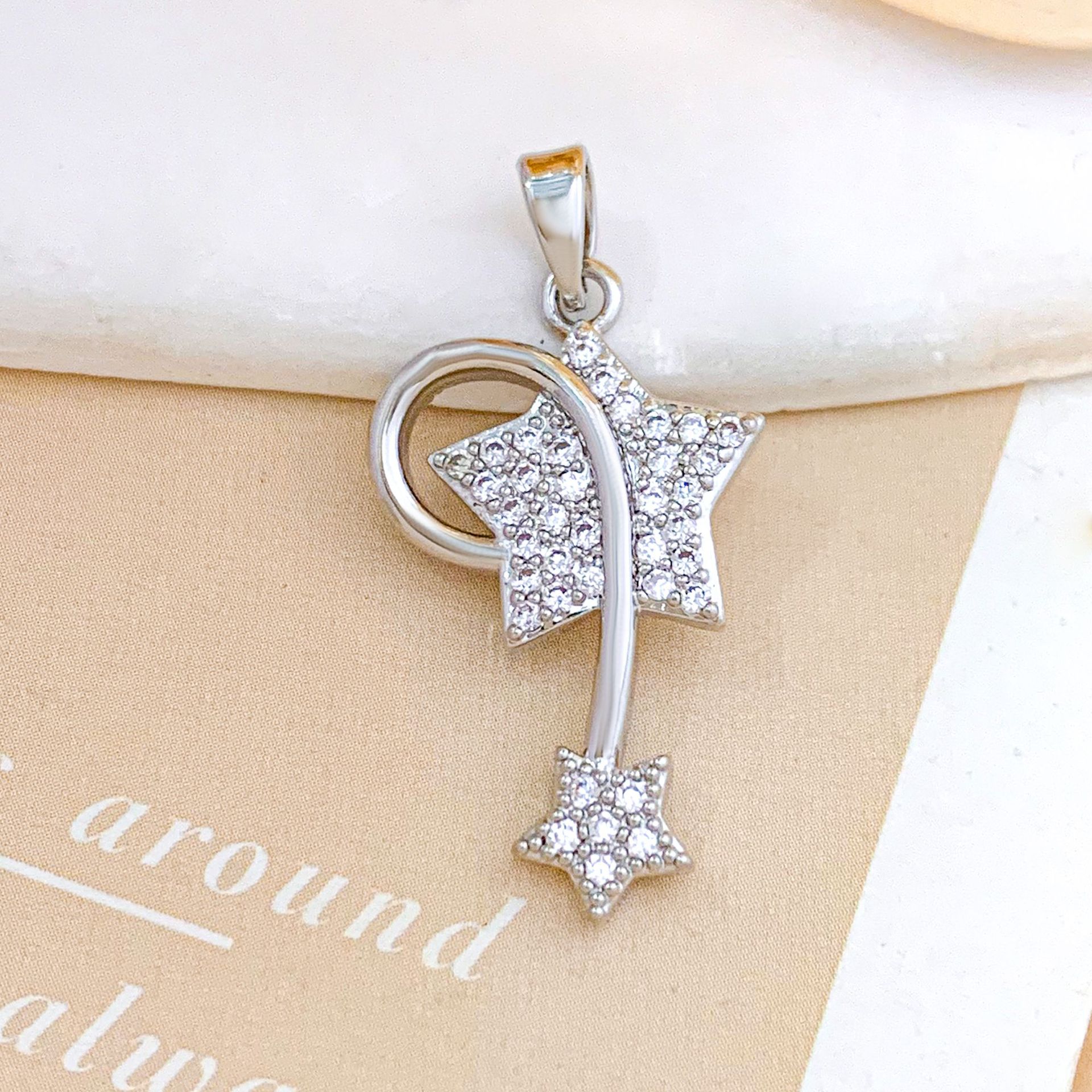 12:Xl2085 meteor pendant silver