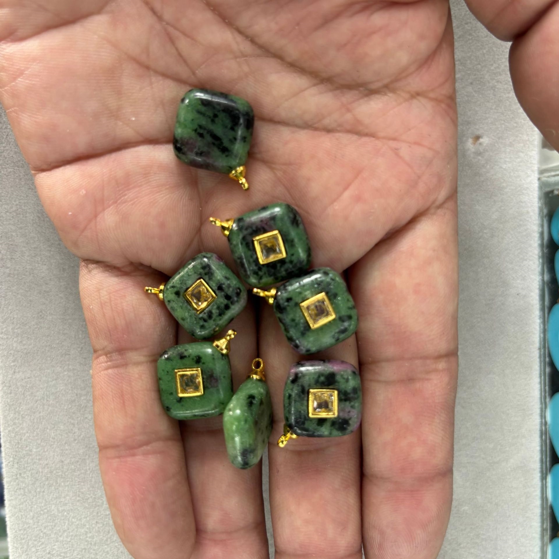 1 Red and green treasure