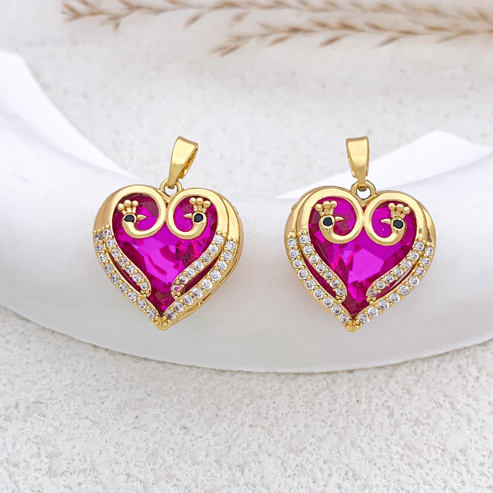3:Xl680 eternal heart golden rose red